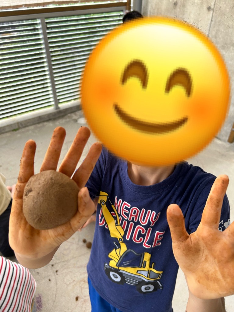 キッズコートぼぬーる 夏休みの思い出　泥団子作り✨